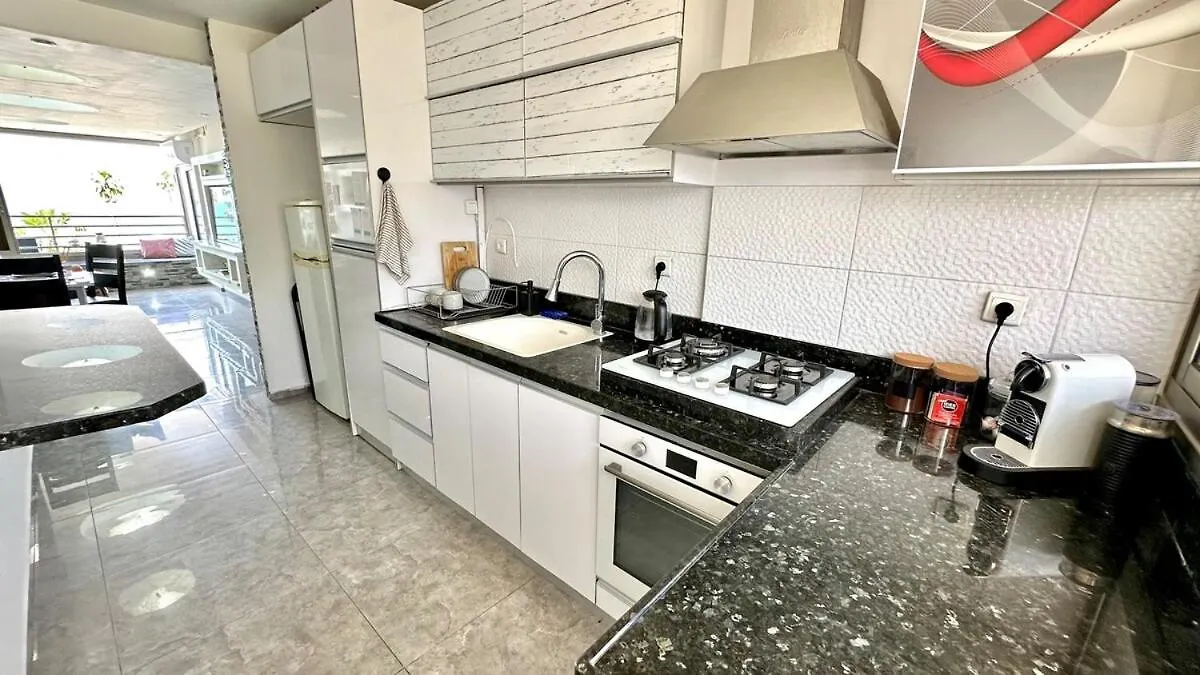 דירה חיפה Nest On The Beach Resort Apart ישראל